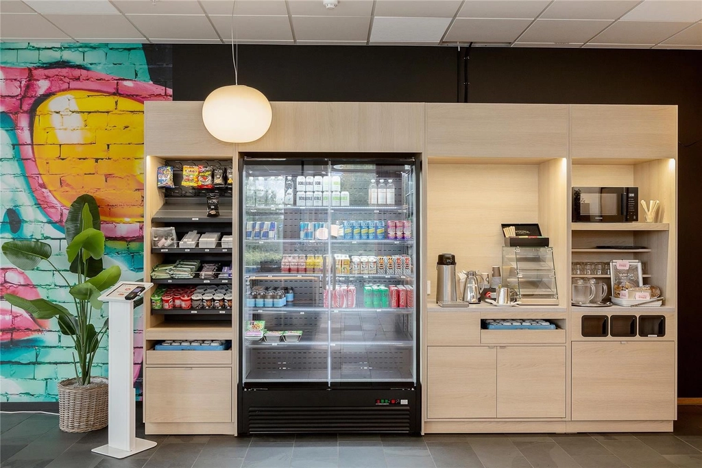 Lobby shop