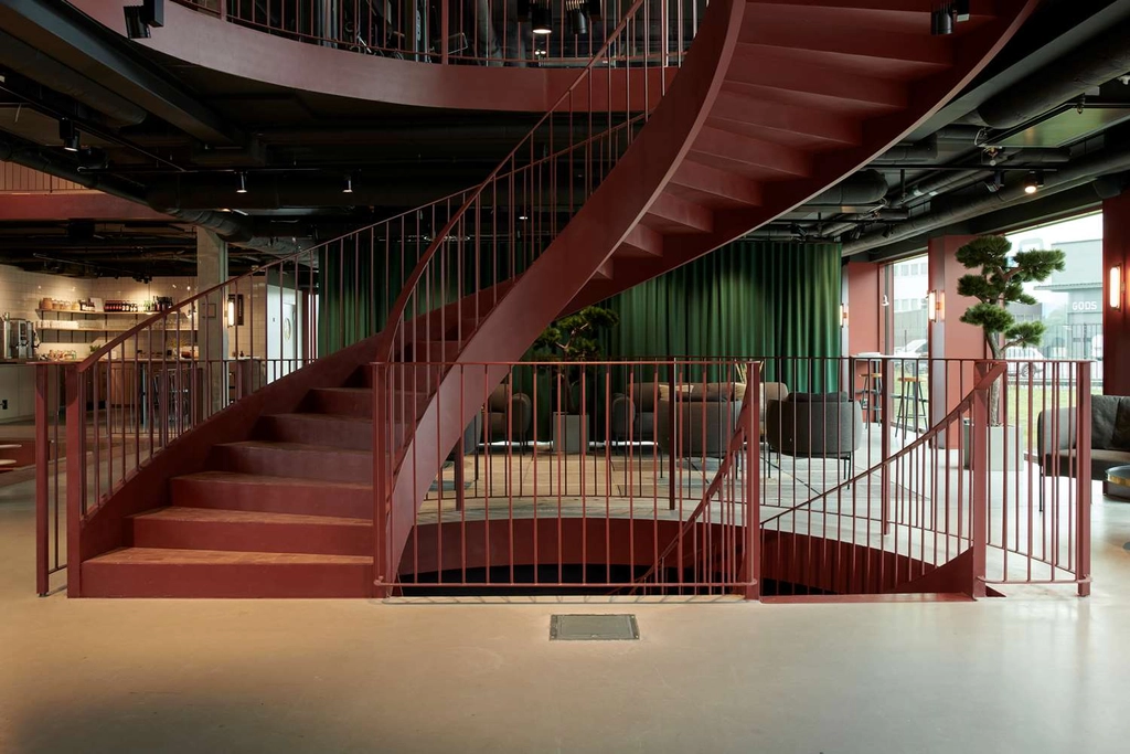 Stairs Ten Hotel