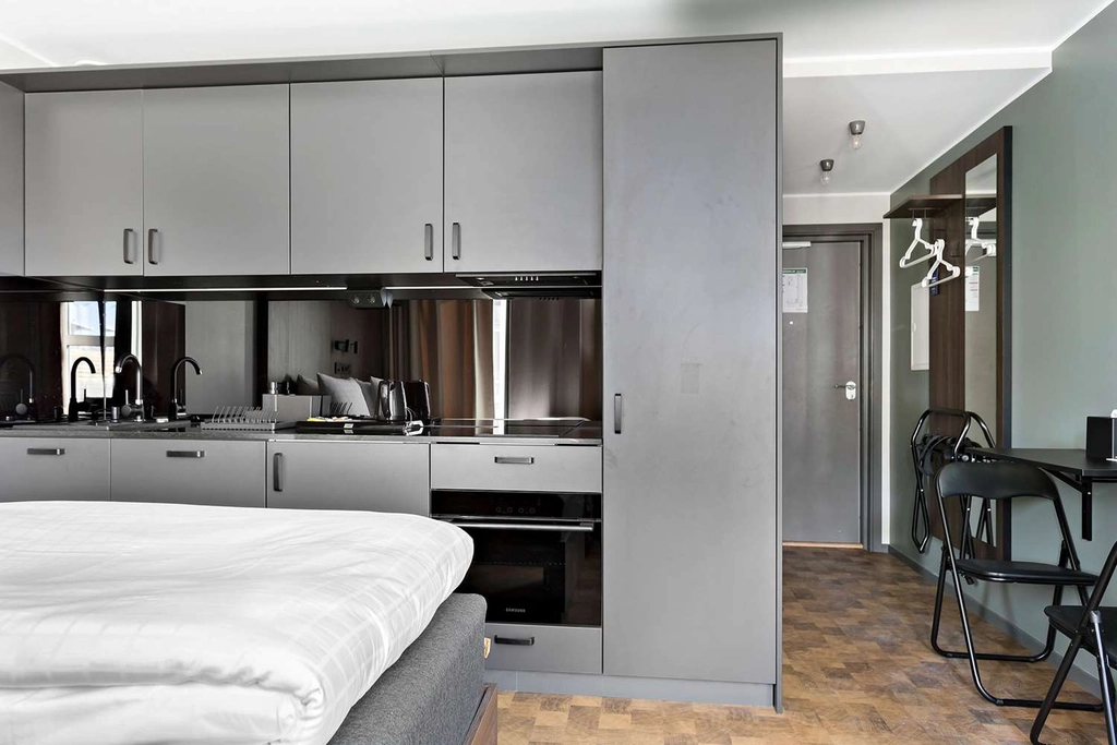 Family and Kitchen