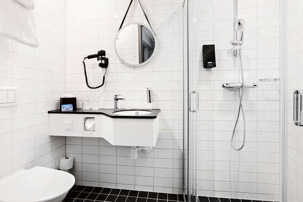 Gym & Shower