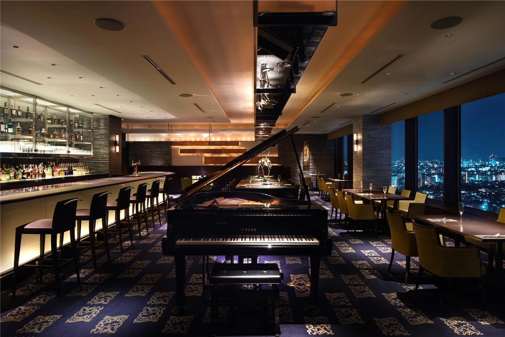 Dining & Bar OVEST