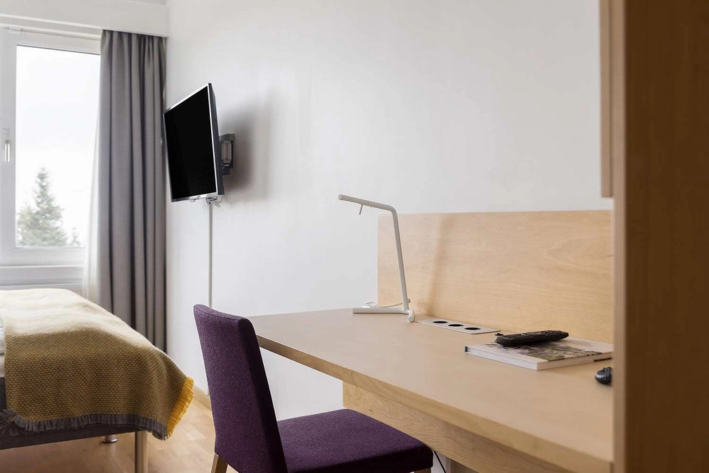 desk room