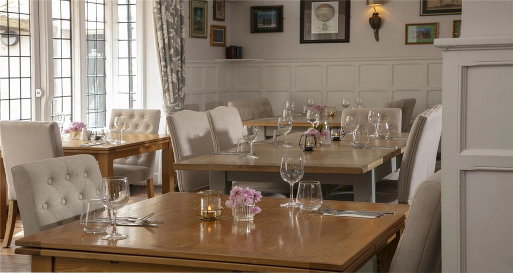 olde bell hotel dining