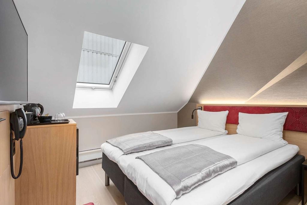 Bergen Harbour Economy room
