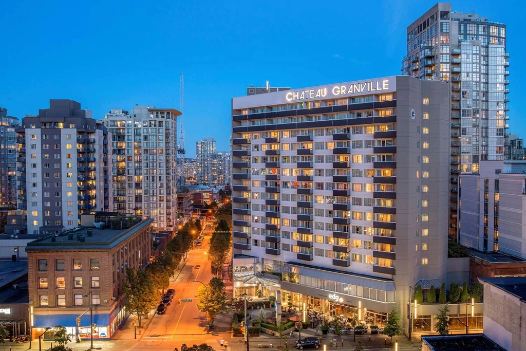 Stay with us in downtown Vancouver and enjoy the breath taking city views
