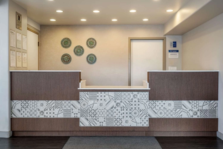 Reception desk