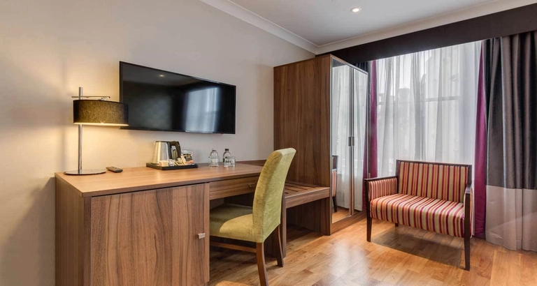 Mornington hotel bedrooms