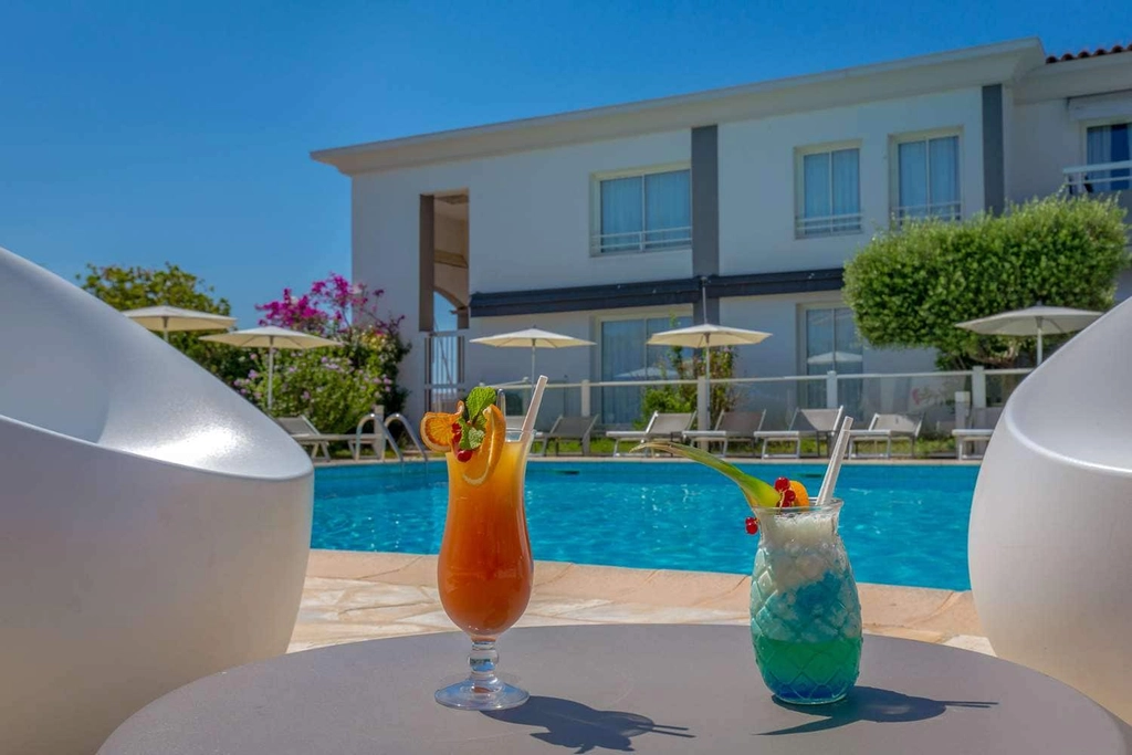 Pool Cocktail