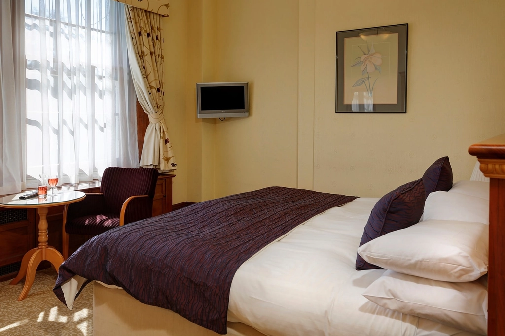 Deluxe: King Room