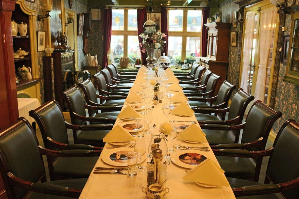 Captainsroom private dining room