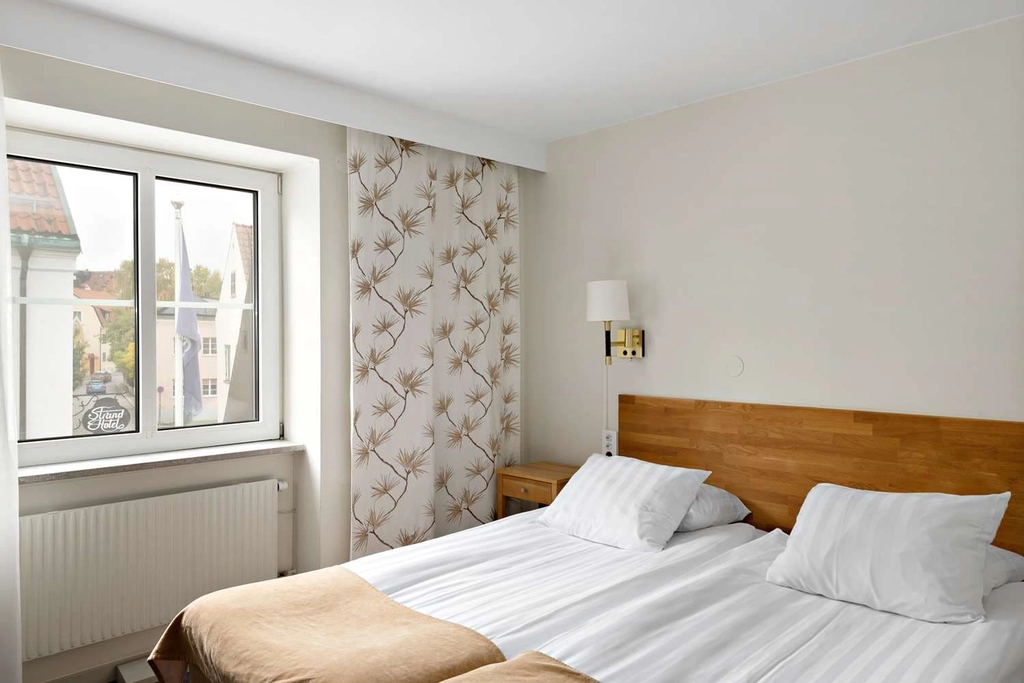 Double AC Strand hotel