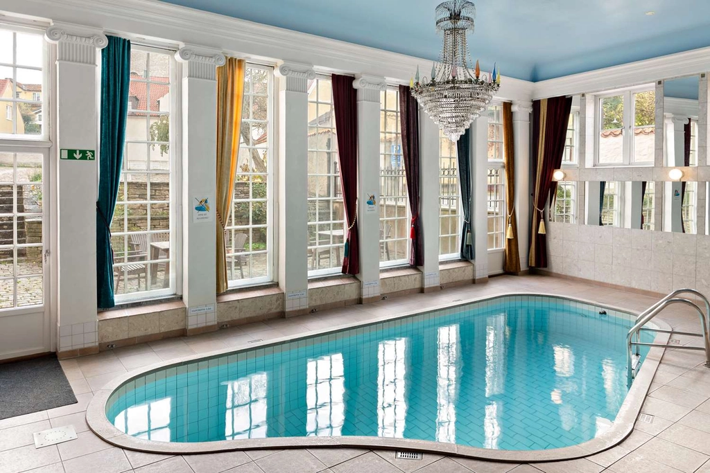 Pool Strand Hotel