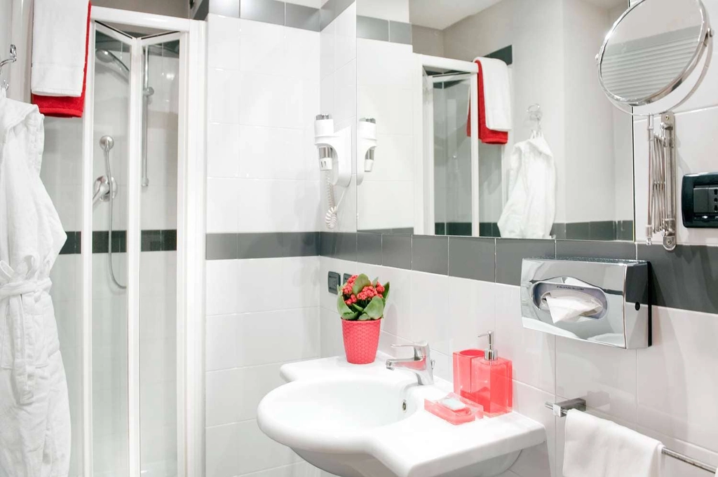 Guest Room Bath
