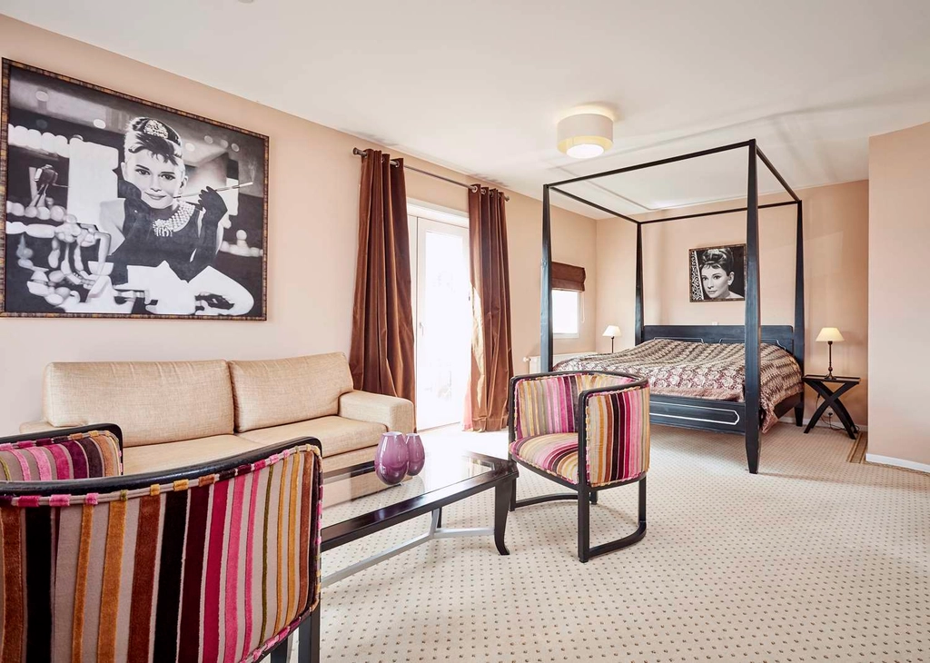 Suite room