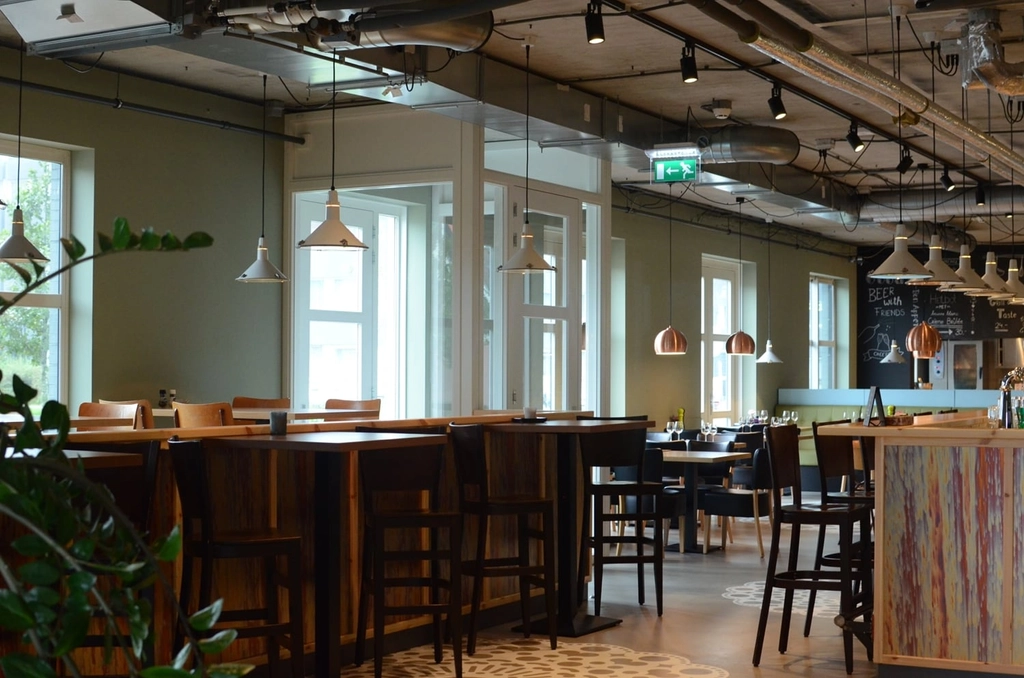 22 Kitchen & Bar