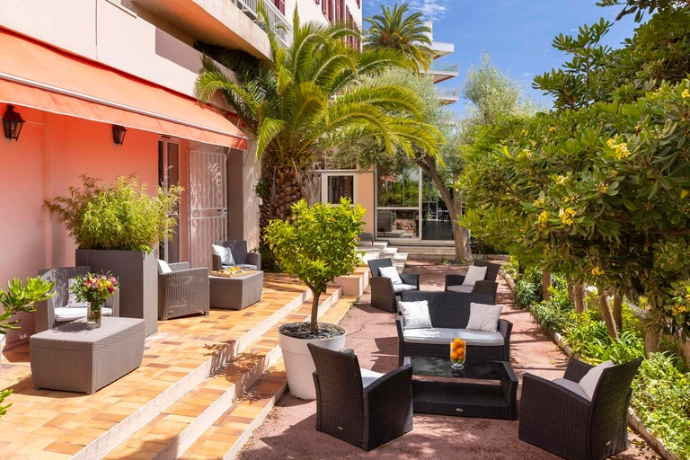 Exterior terrace