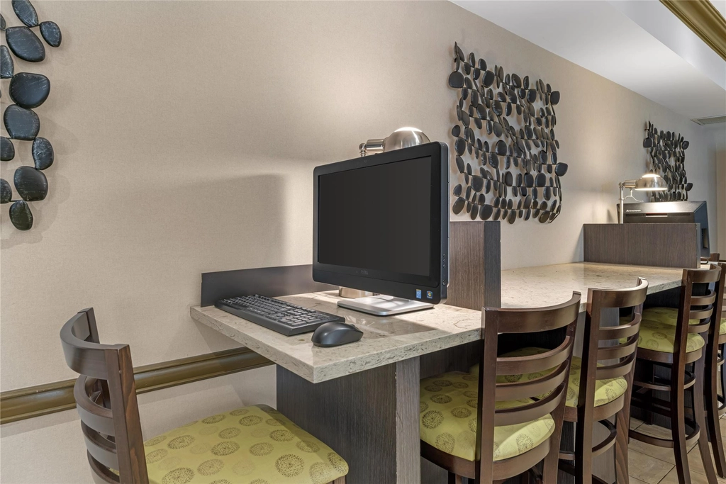 Computer Station