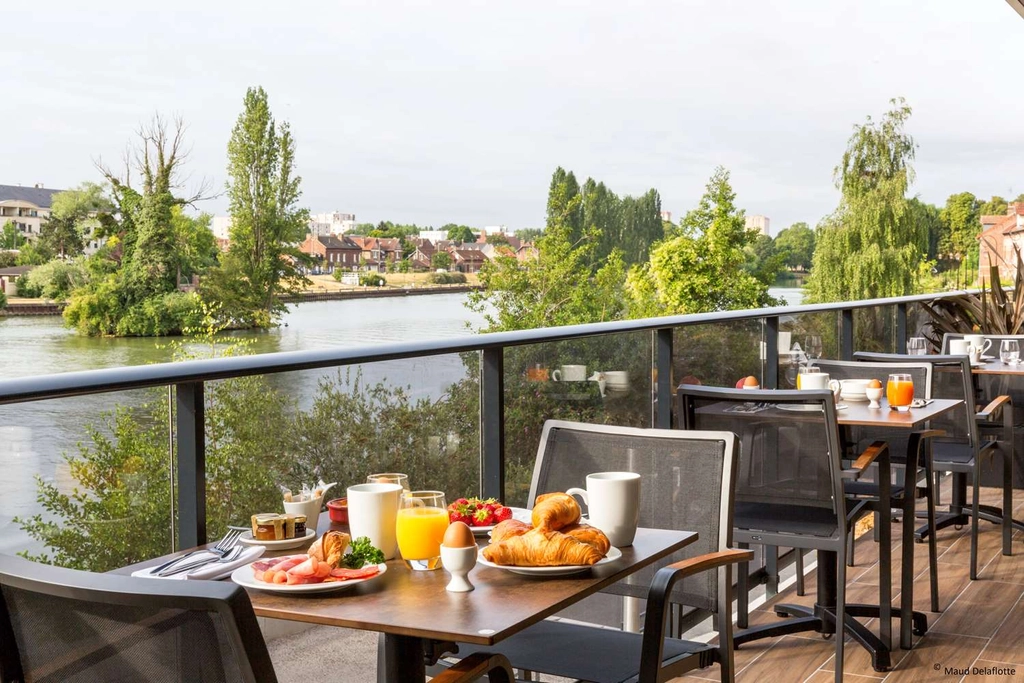 Outdoor Dining Area