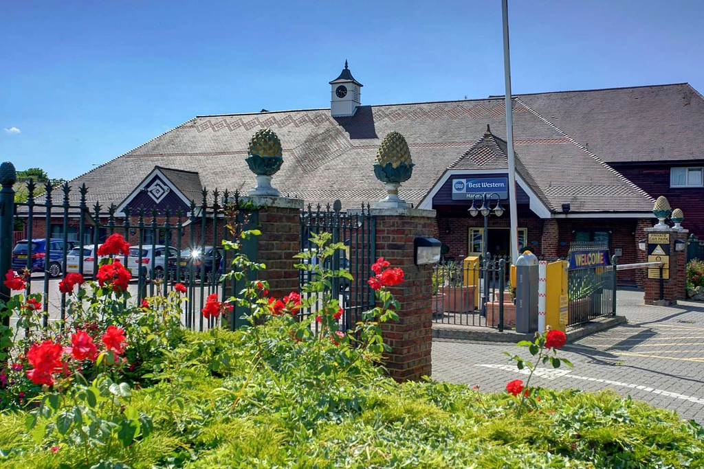 Best Western Manor Hotel & Suites