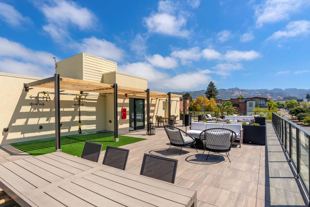 Rooftop Lounge