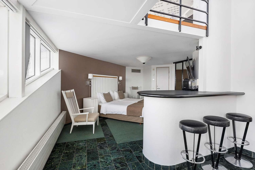 Eurostop Orebro bar in top suite