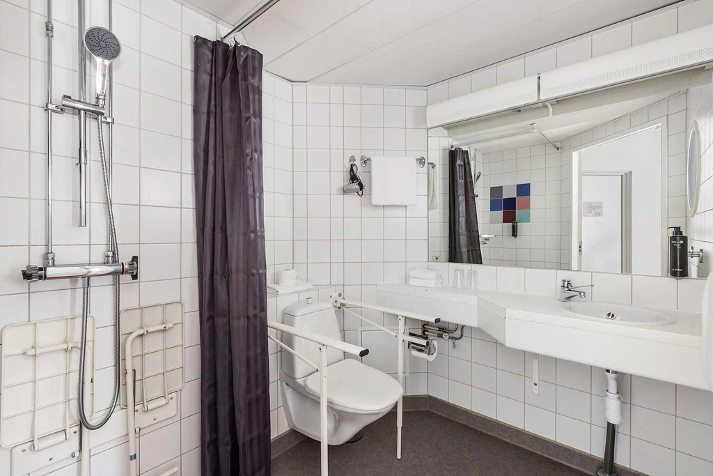 Eurostop Orebro Guest Bath room Accessible