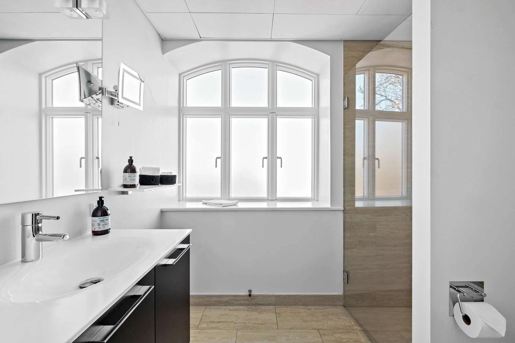 BW Hotel Eyde std doule bathroom