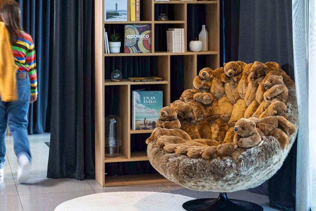 BEST WESTERN Plus Hotel Isidore  - Rennes -lobby fauteuil nounours  isidore Rennes