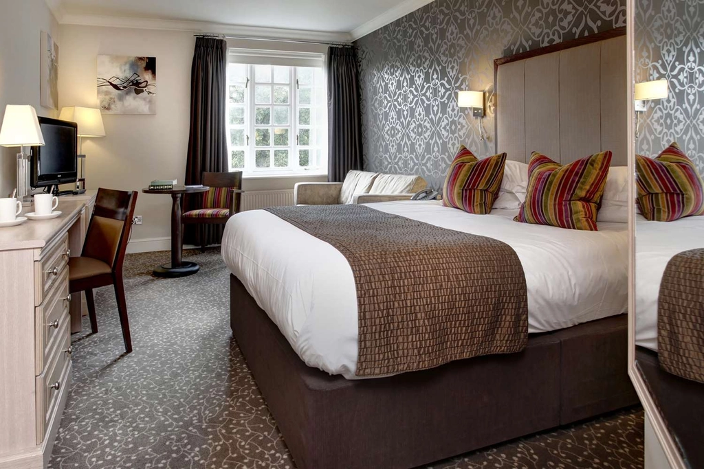 Deluxe: Queen Room
