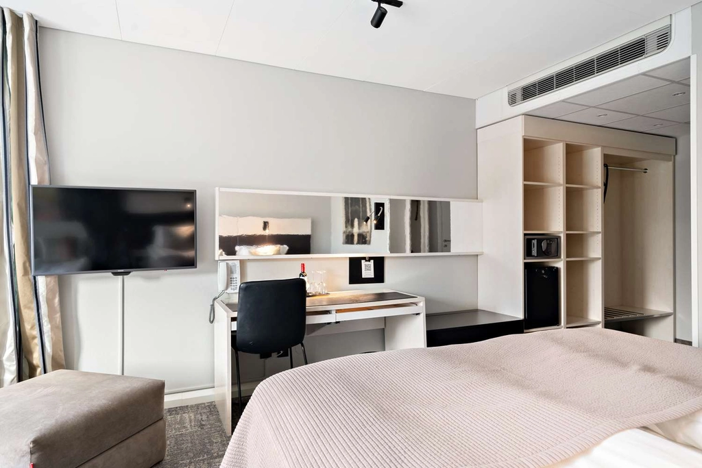 Best Western John Bauer Family Room