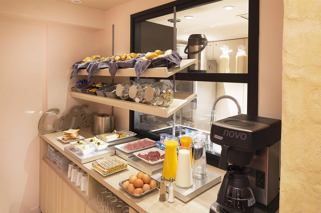 Breakfast Bar