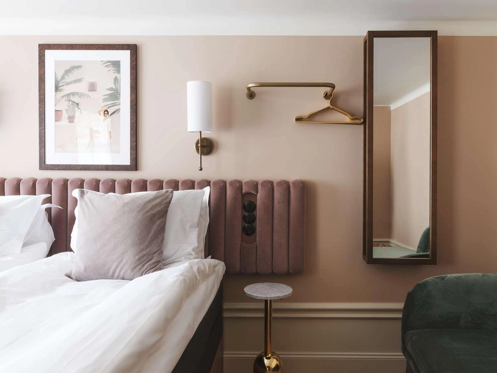 Hotel Frantz Deluxe pink