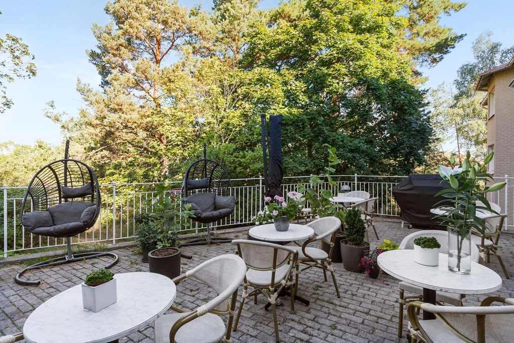 Best Western Danderyd Outdoor seating Restaurant Patio