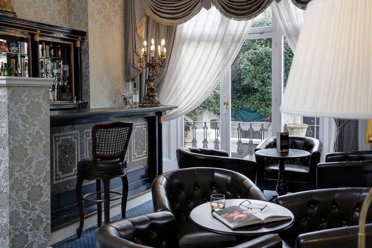 Bar Lounge