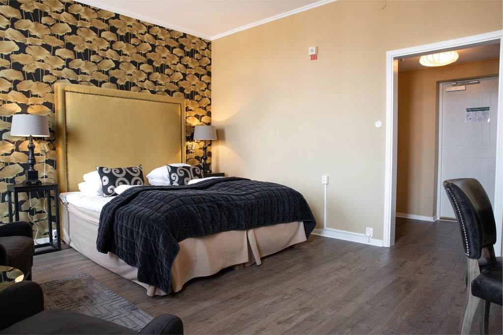 Deluxe Room with Two Twin Beds