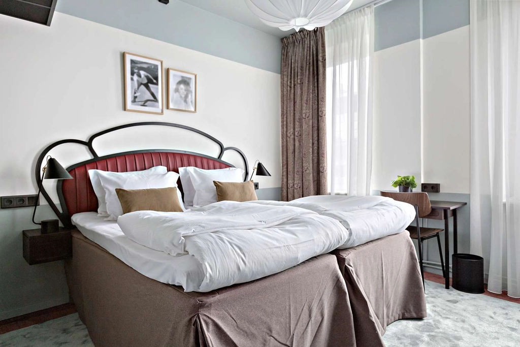 Std Twin Red (bed)