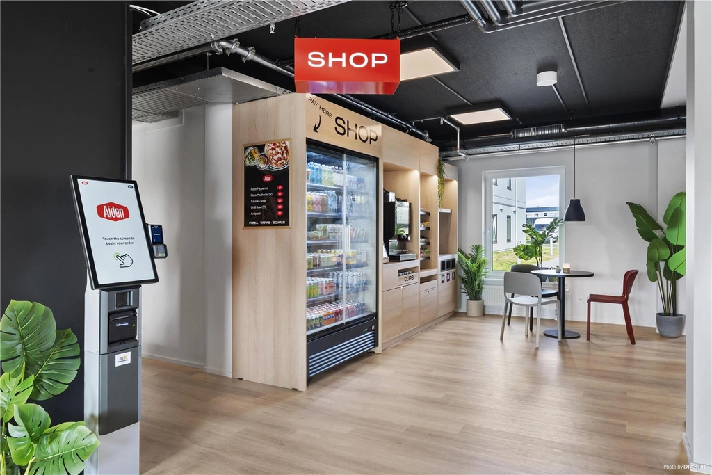 Lobby shop