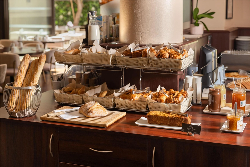 Buffet Petit dejeuner Best Western Plus Hotel Brice Garden Nice Herve FABRE