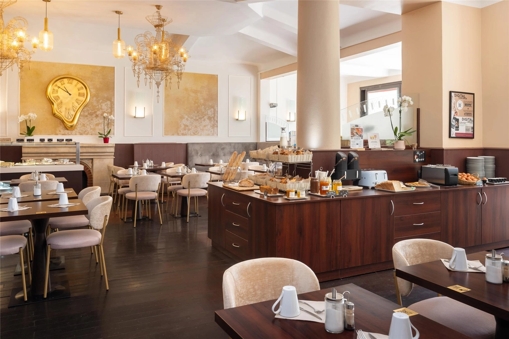 Salle Petit dejeuner Best Western Plus Hotel Broice Garden Nice Herve FABRE