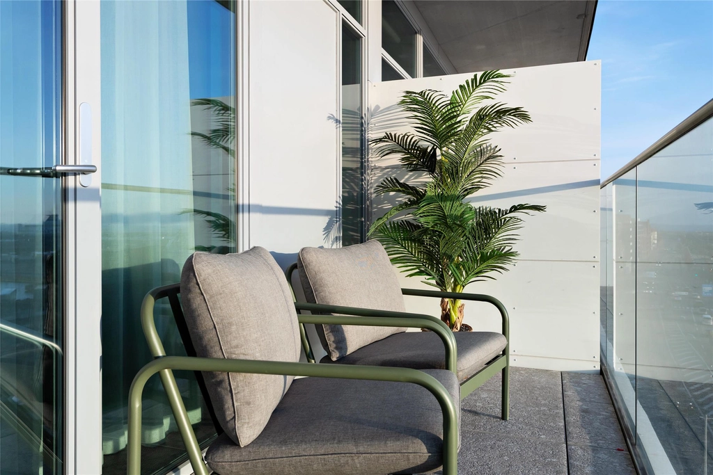 Balcony Willow