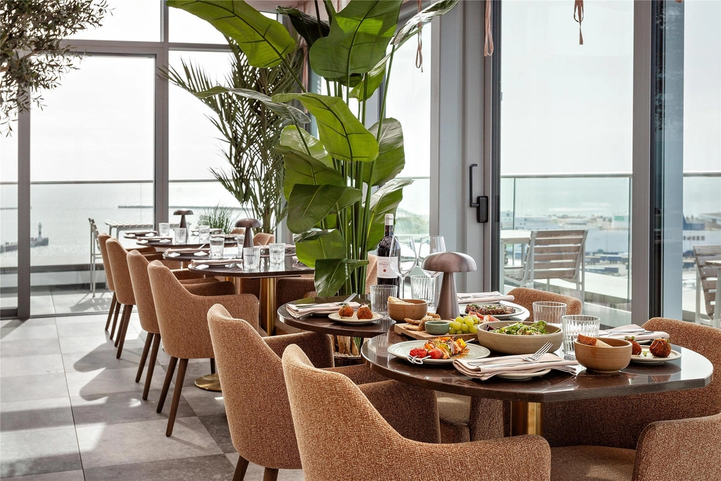 Tapacha set table Willow