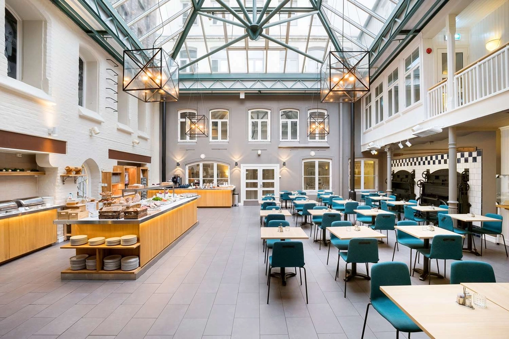Bakeriet breakfast area