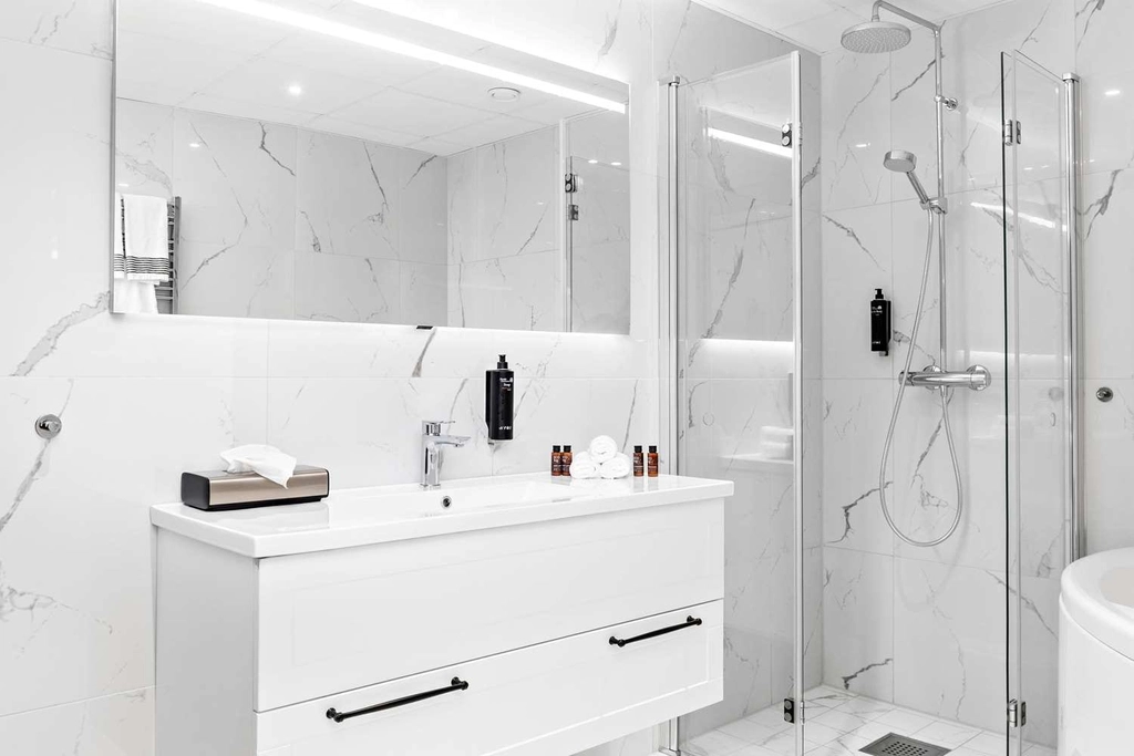 Best Western Savoy Karlstad Room Superior Bathroom
