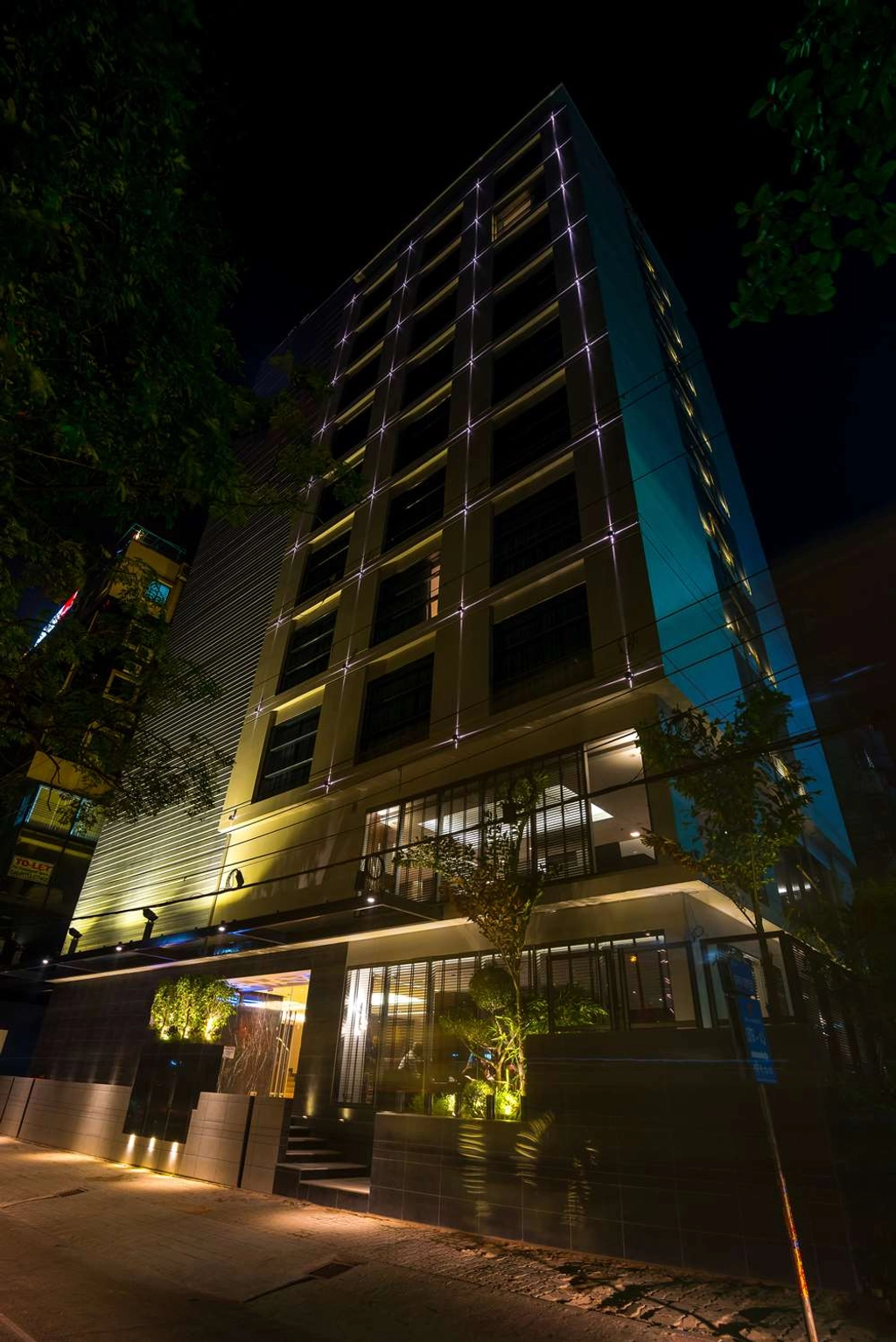 ?Hotel Building