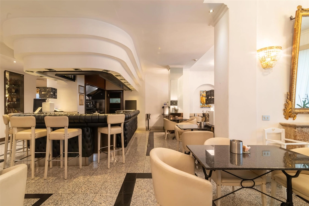 BREAKFAST ROOM