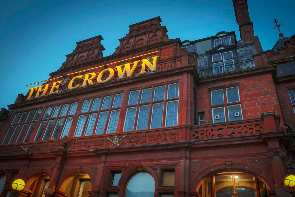 the crown london grounds and hotel