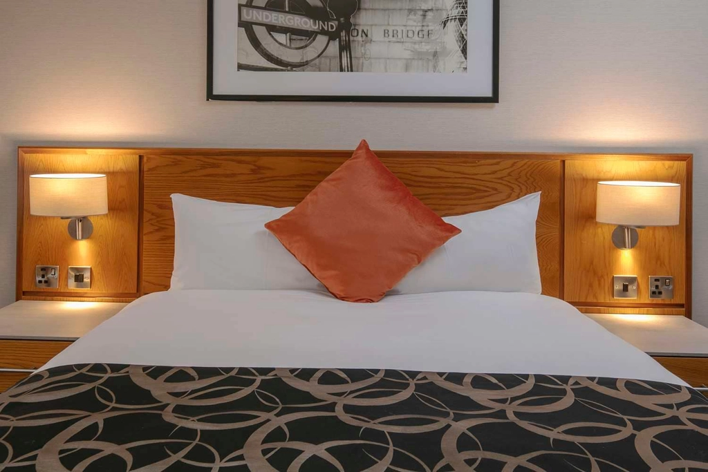 Deluxe Double Bedroom
