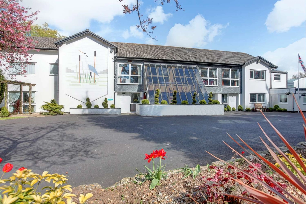 heronston hotel grounds and hotel