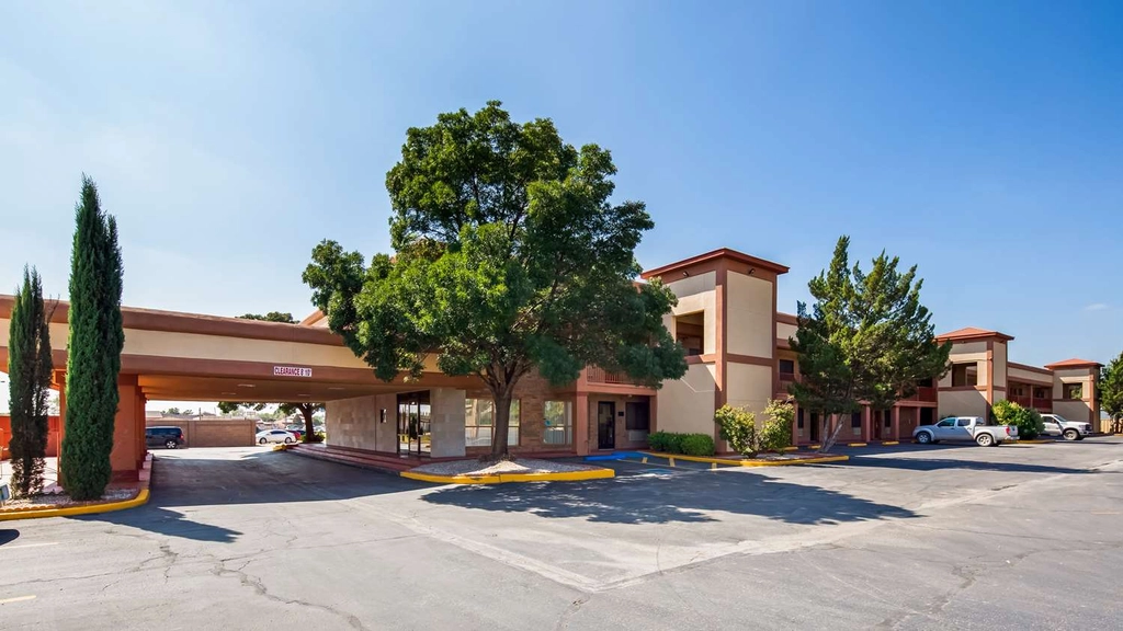exterior best western executive inn