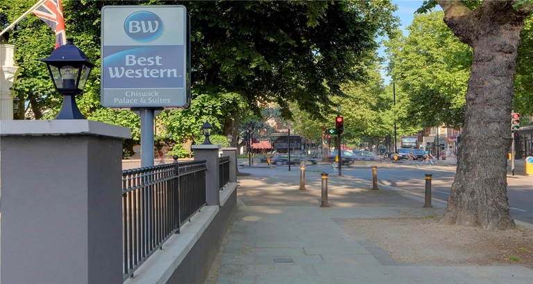 chiswick palace grounds and hotel